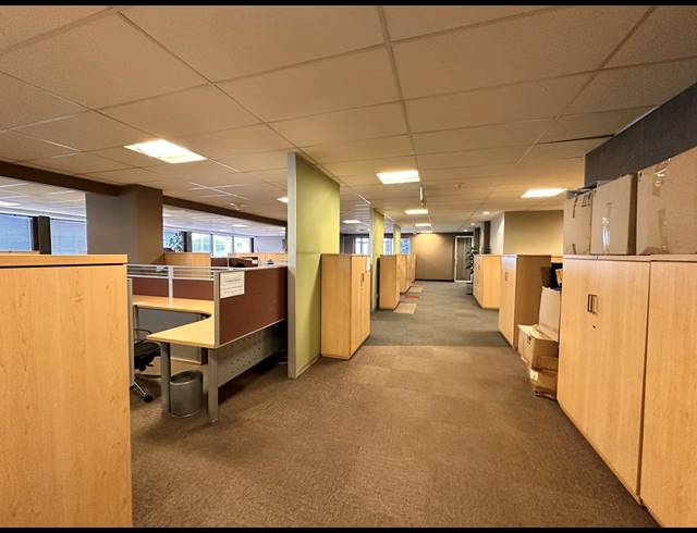7,410M² OFFICE TO LET IN PARKTOWN